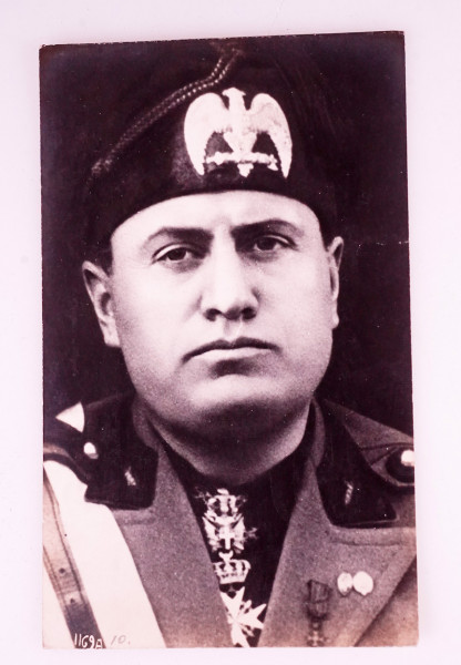 Portraitfoto Benito Mussolini