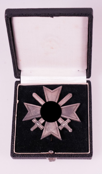 Kriegsverdienstkreuz 1. Klasse mit Schwertern 1939 im Etui