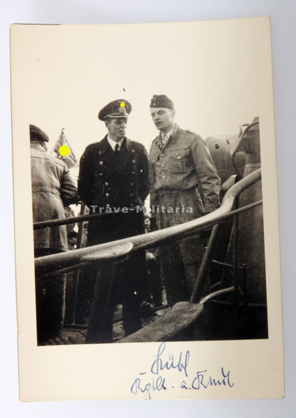 Foto U-Boot.- Kommandant Wolfgang Lüth Originalunterschrift