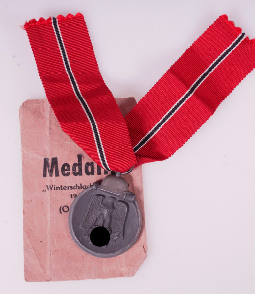 Medaille Winterschlacht im Osten 1941/42 mit Tüte