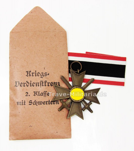 Kriegsverdienstkreuz 2. Klasse mit Schwertern mit Band, Packpapier und Tüte
