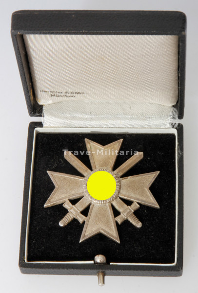 Kriegsverdienstkreuz 1. Klasse 1939 mit Schwertern im Etui