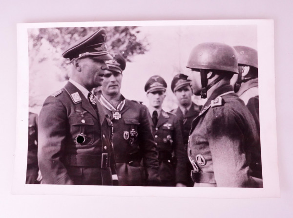 Pressefoto Fallschirmjäger an der Apennin-Front Ritterkreuz an Major Timm