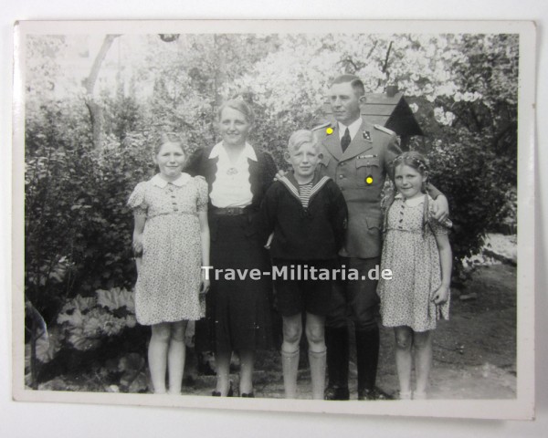 Foto SS-Untersturmführer mit Familie