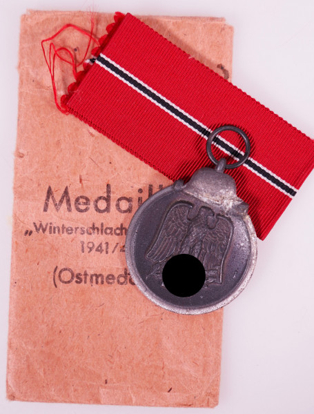 Medaille Winterschlacht im Osten 1941/42 mit Tüte