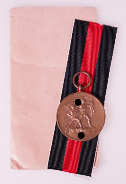 Medaille zur Erinnerung an den 1.Oktober 1938 mit Tüte