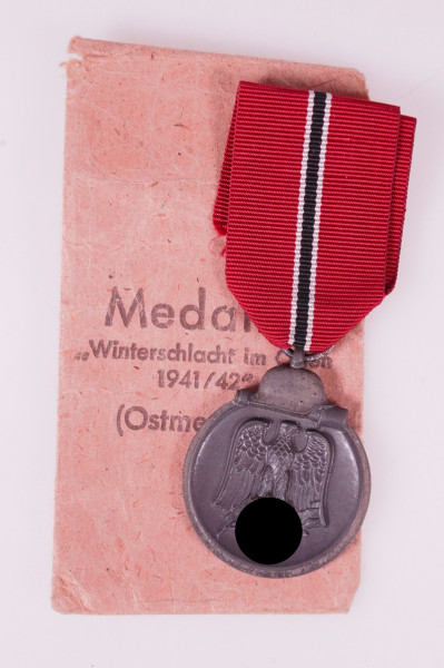 Medaille Winterschlacht im Osten 1941/42 mit Tüte