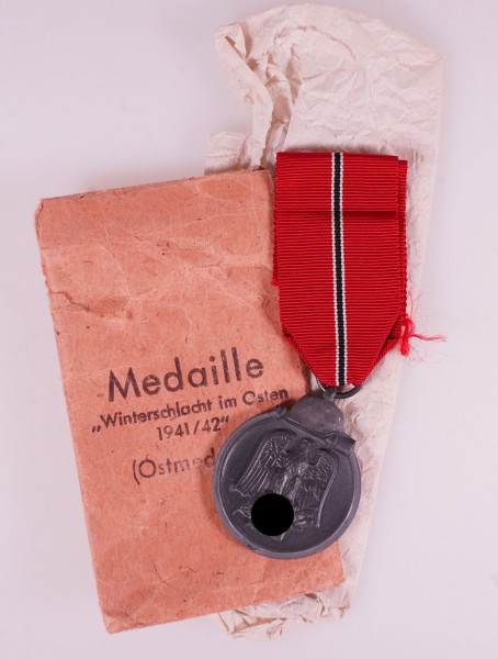 Medaille Winterschlacht im Osten 1941/42 mit Tüte