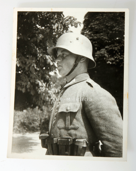 Foto Reichswehrsoldat mit Stahlhelm