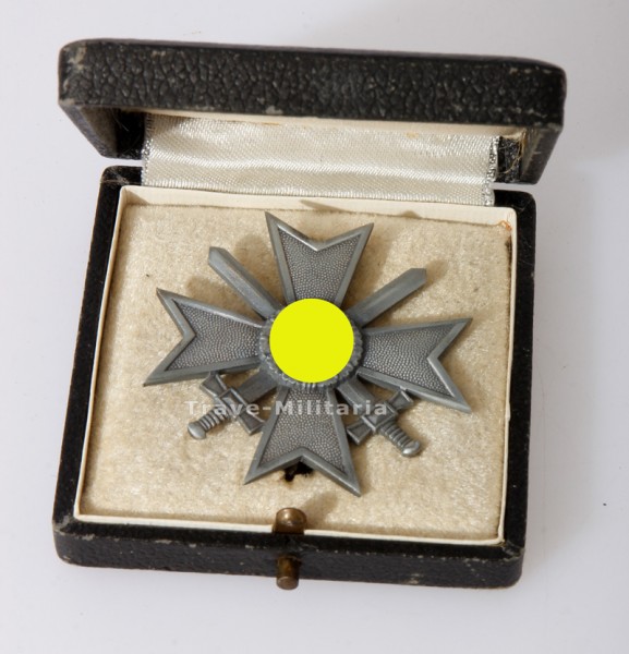 Kriegsverdienstkreuz 1. Klasse mit Schwertern im Etui