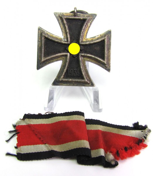 Eisernes Kreuz 2. Klasse 1939 am Band mit Hersteller 24