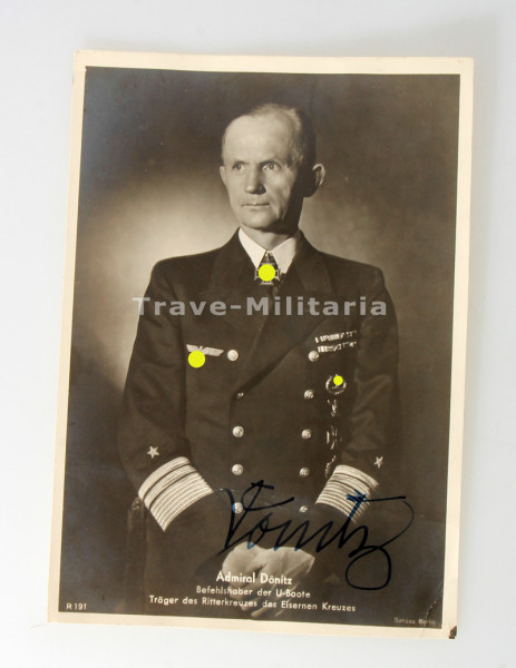 Portraitfoto Admiral Dönitz mit Original- Unterschrift