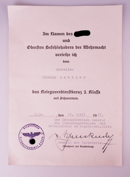 Urkunde Kriegsverdienstkreuz 2. Klasse mit Schwertern