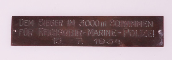 Plakette "Dem Sieger im 3000m Schwimmen für Reichswehr-Marine-Polizei"