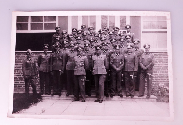 großes Gruppenfoto Heeresoffiziere Panzertruppe