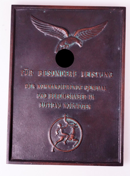 Luftwaffe Ehrenschild 1. Form ``Für besondere Leistungen im Luftgau Norwegen´´